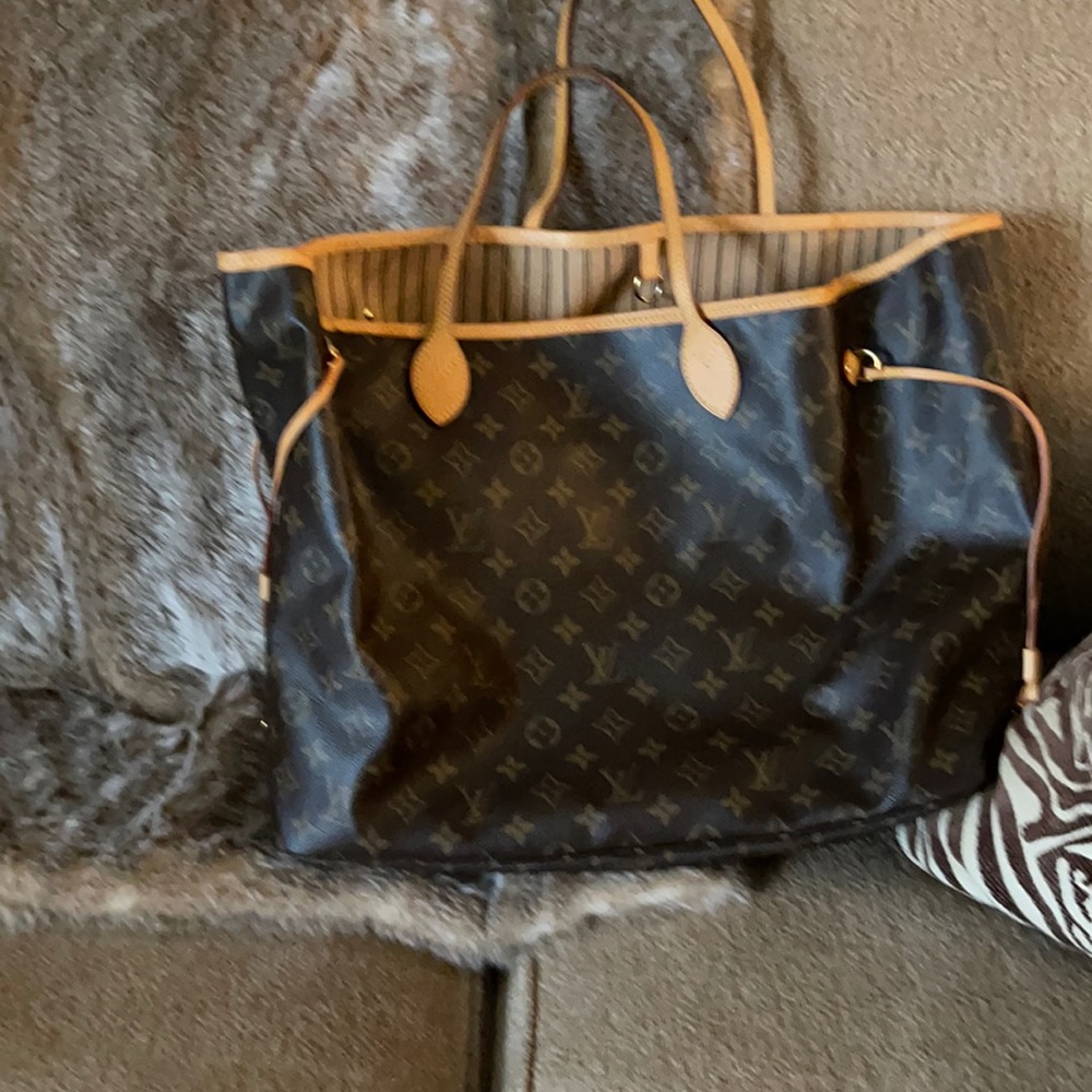 Authentic GM size monogram Neverfull
